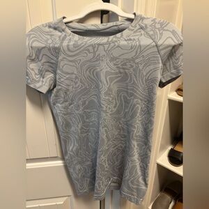 Lululemon swiftly tech shirt size 4